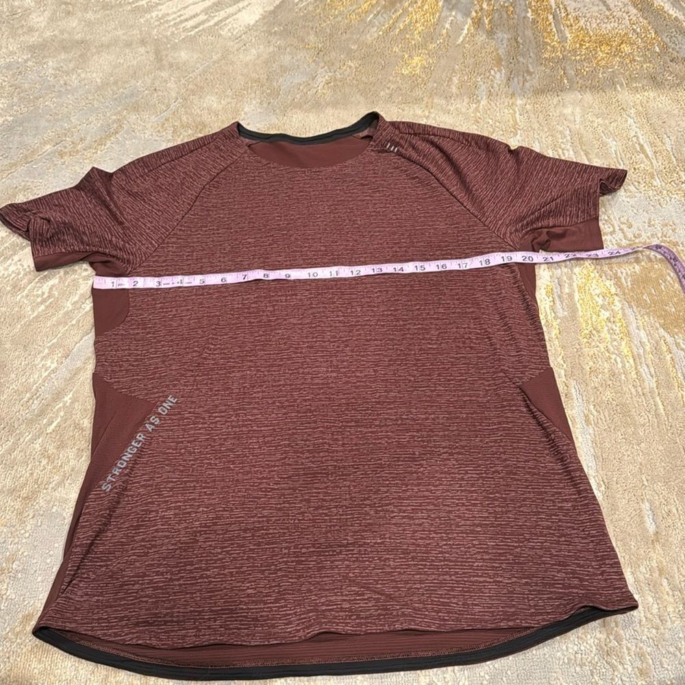 Men’s Lululemon Army colab running tee size L Burgundy rare mesh back and pits